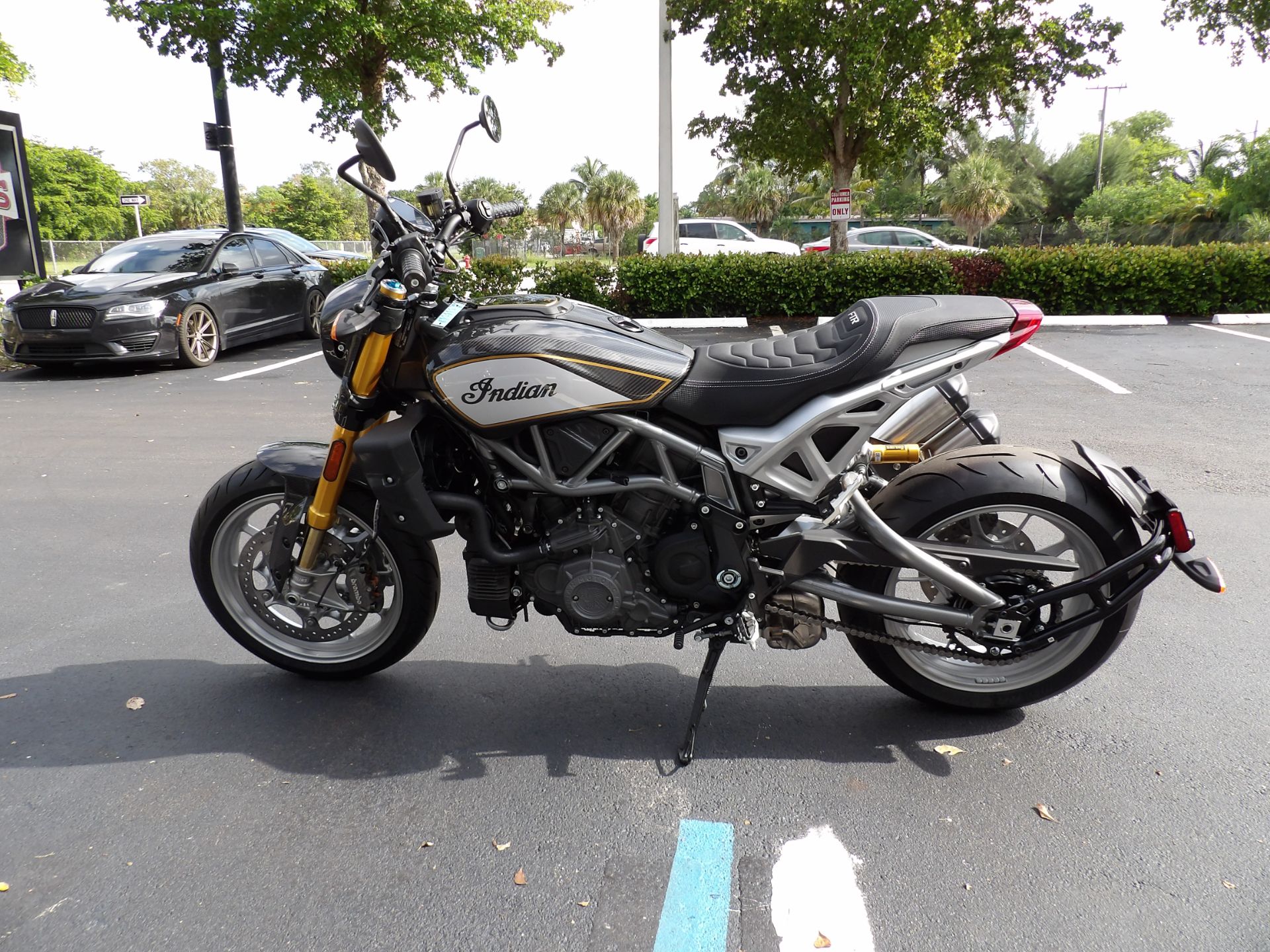 2024 Indian Motorcycle FTR R Carbon in Fort Lauderdale, Florida - Photo 6