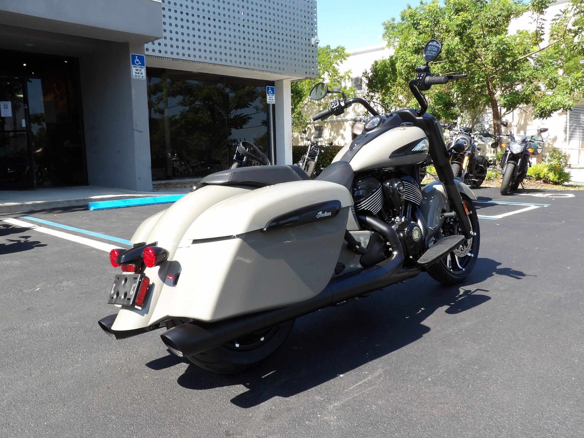 2024 Indian Motorcycle Springfield® Dark Horse® in Fort Lauderdale, Florida - Photo 3