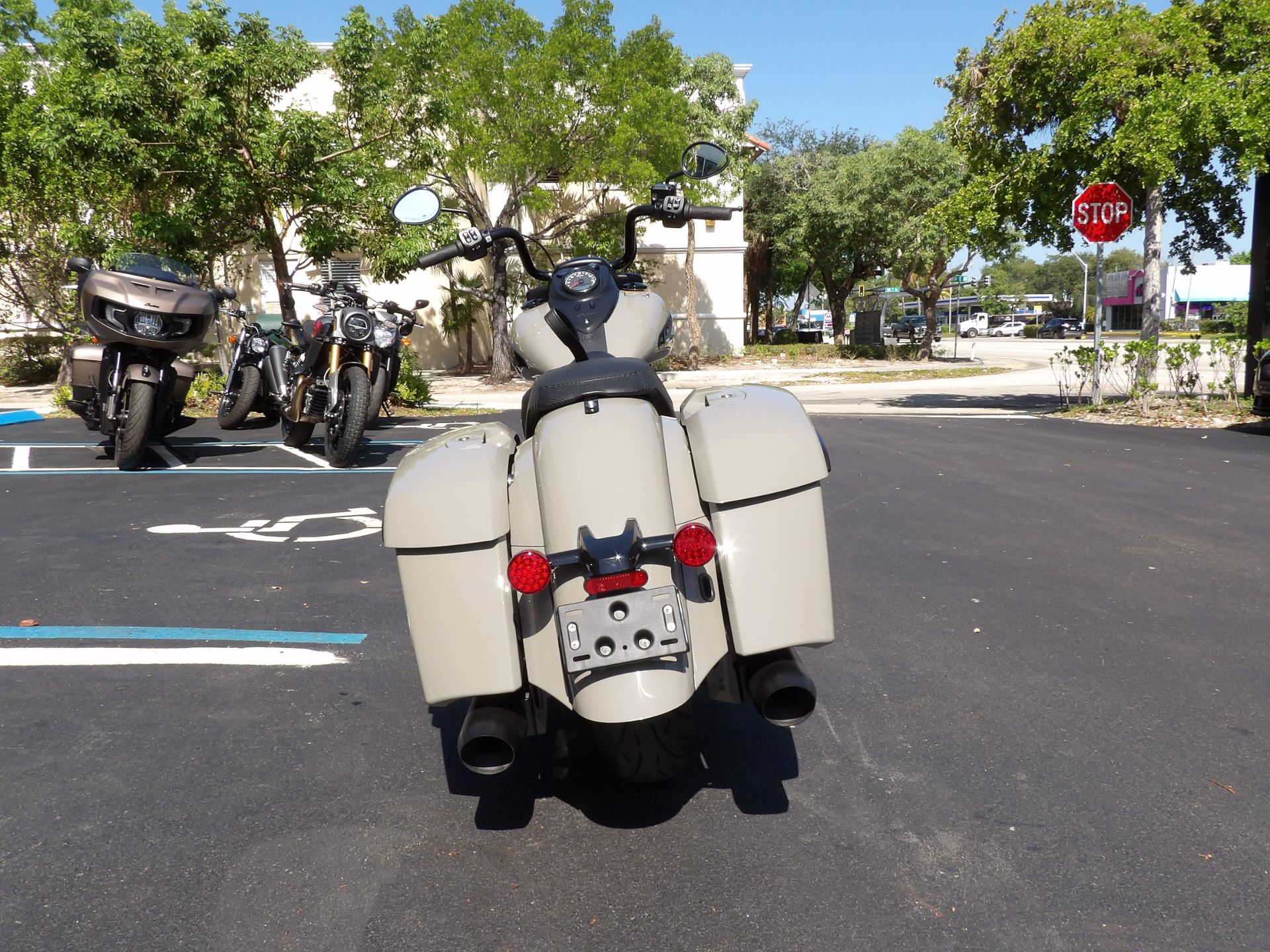 2024 Indian Motorcycle Springfield® Dark Horse® in Fort Lauderdale, Florida - Photo 4