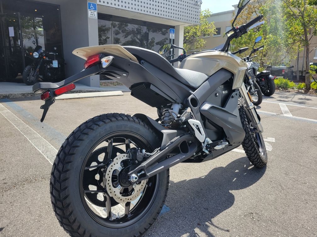 2024 Zero Motorcycles DS ZF7.2 in Fort Lauderdale, Florida - Photo 3
