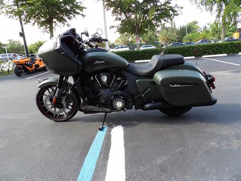 2024 Indian Motorcycle Challenger® Dark Horse® Icon in Fort Lauderdale, Florida - Photo 6