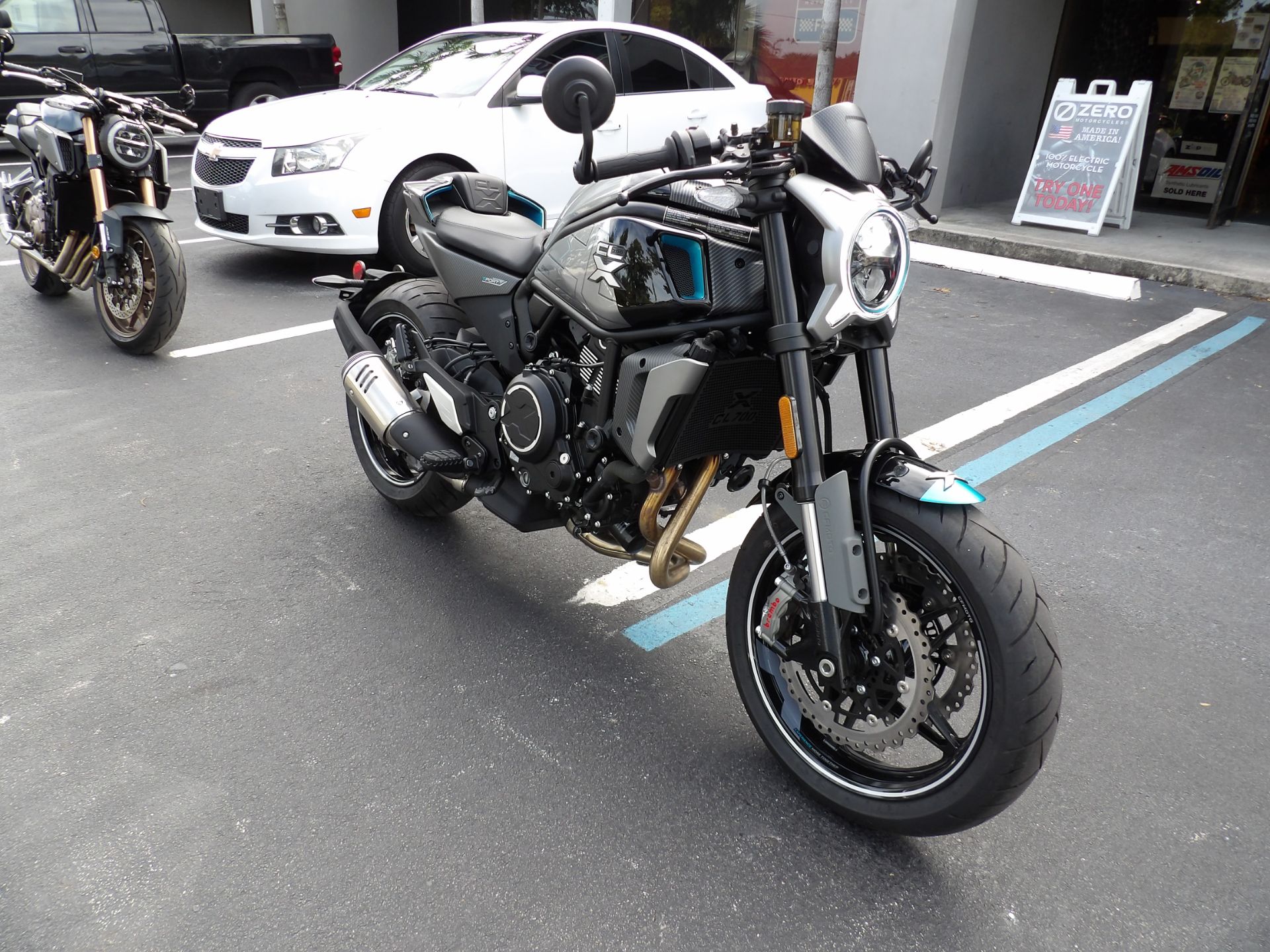 2022 CFMOTO 700CL-X Sport in Fort Lauderdale, Florida - Photo 9