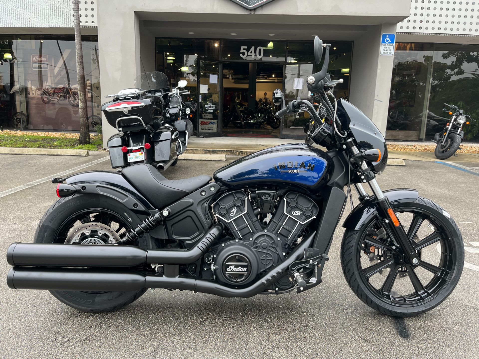 2024 Indian Motorcycle Scout® Rogue ABS Icon in Fort Lauderdale, Florida - Photo 2