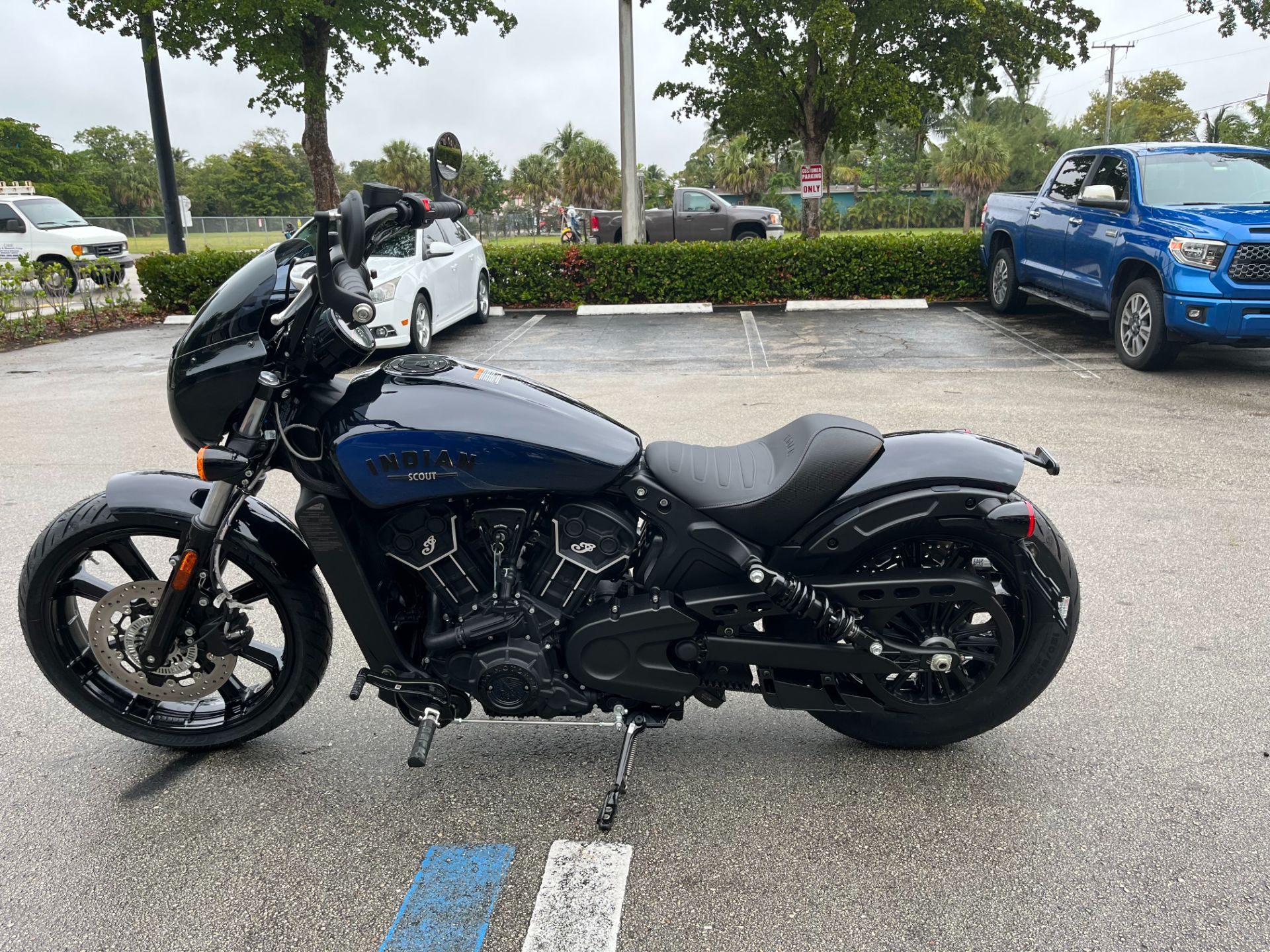 2024 Indian Motorcycle Scout® Rogue ABS Icon in Fort Lauderdale, Florida - Photo 6