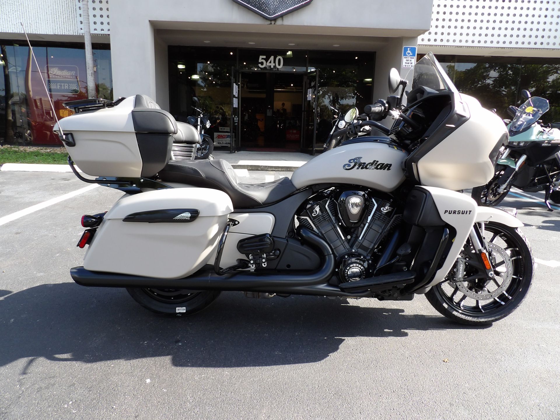 2024 Indian Motorcycle Pursuit® Dark Horse® with Premium Package in Fort Lauderdale, Florida - Photo 2