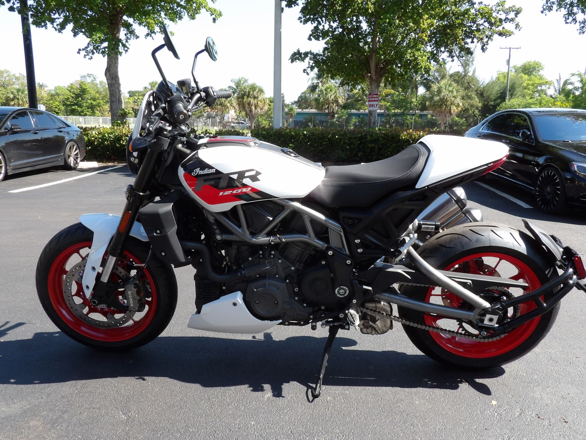 2024 Indian Motorcycle FTR Sport in Fort Lauderdale, Florida - Photo 6