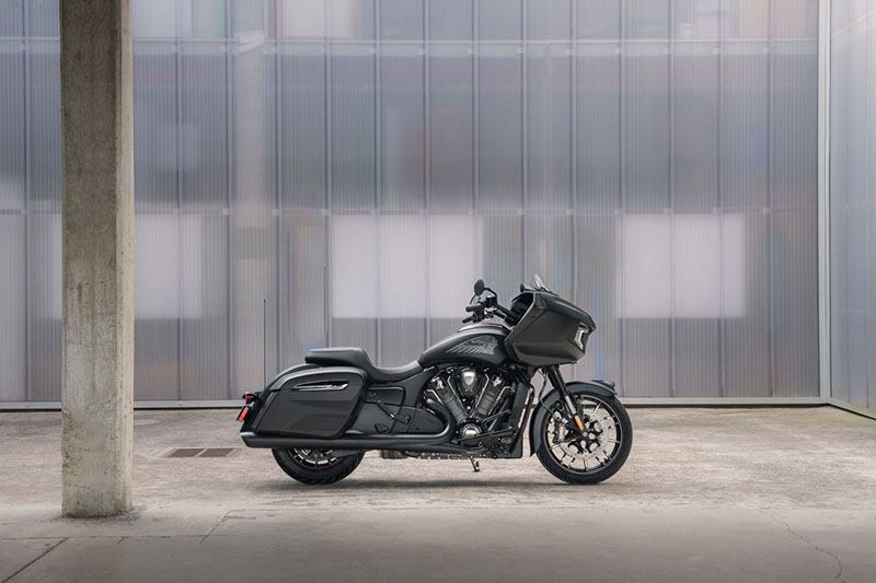 2022 Indian Motorcycle Challenger® Dark Horse® in Fort Lauderdale, Florida - Photo 6