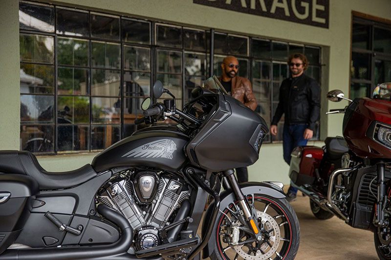 2022 Indian Motorcycle Challenger® Dark Horse® in Fort Lauderdale, Florida - Photo 10