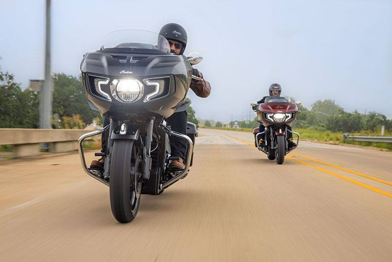 2022 Indian Motorcycle Challenger® Limited in Fort Lauderdale, Florida - Photo 10
