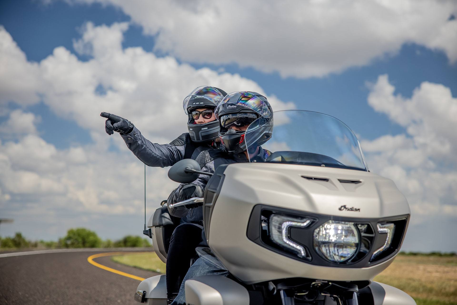 2022 Indian Motorcycle Pursuit® Dark Horse® in Fort Lauderdale, Florida - Photo 7