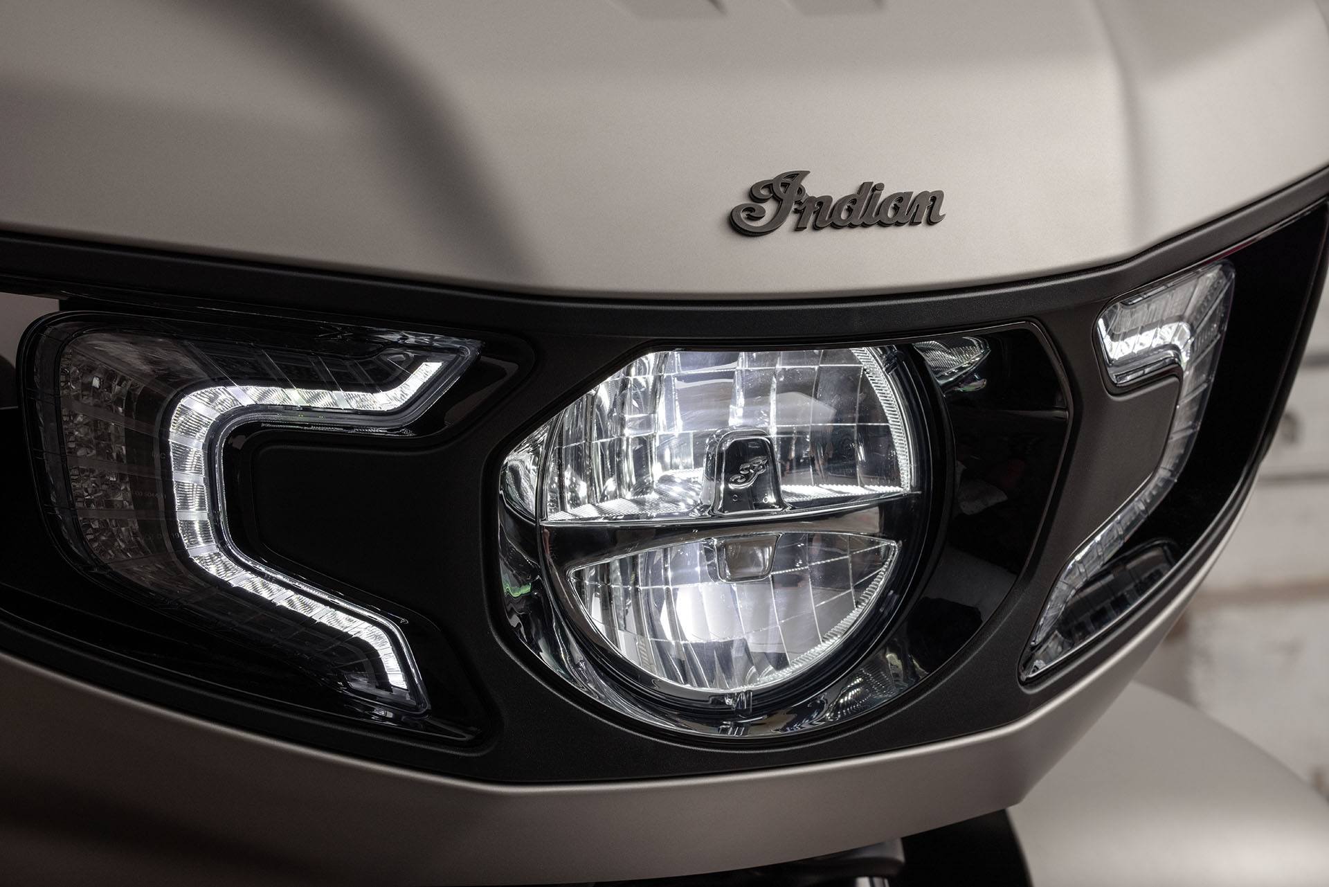 2022 Indian Motorcycle Pursuit® Dark Horse® in Fort Lauderdale, Florida - Photo 12