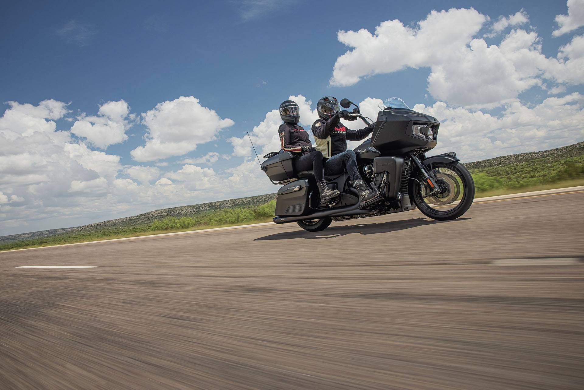 2022 Indian Motorcycle Pursuit® Dark Horse® with Premium Package in Fort Lauderdale, Florida - Photo 6