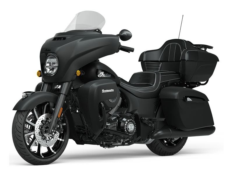 2022 Indian Motorcycle Roadmaster® Dark Horse® in Fort Lauderdale, Florida - Photo 2