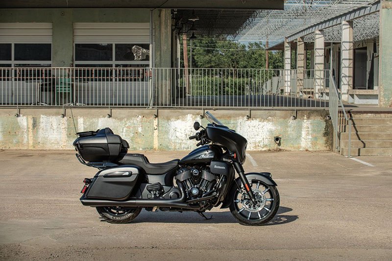 2022 Indian Motorcycle Roadmaster® Dark Horse® in Fort Lauderdale, Florida - Photo 14