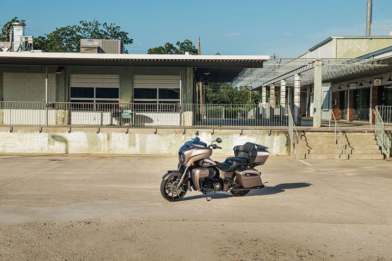 2022 Indian Motorcycle Roadmaster® Dark Horse® in Fort Lauderdale, Florida - Photo 7