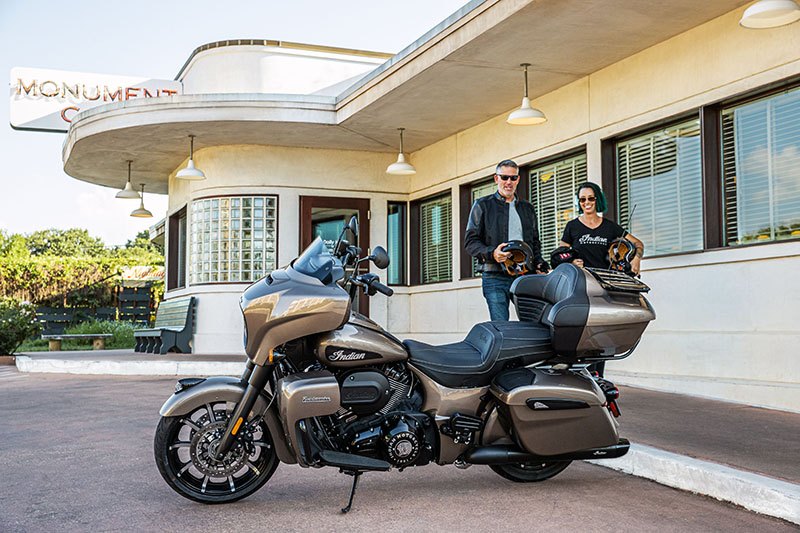 2022 Indian Motorcycle Roadmaster® Dark Horse® in Fort Lauderdale, Florida - Photo 9
