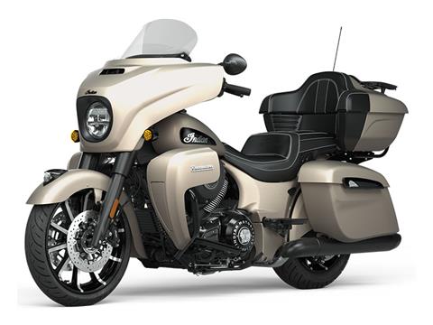 2022 Indian Motorcycle Roadmaster® Dark Horse® in Fort Lauderdale, Florida - Photo 2