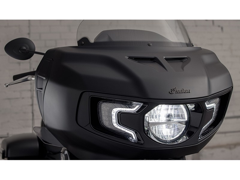 2024 Indian Motorcycle Challenger® Dark Horse® Icon in Fort Lauderdale, Florida - Photo 3