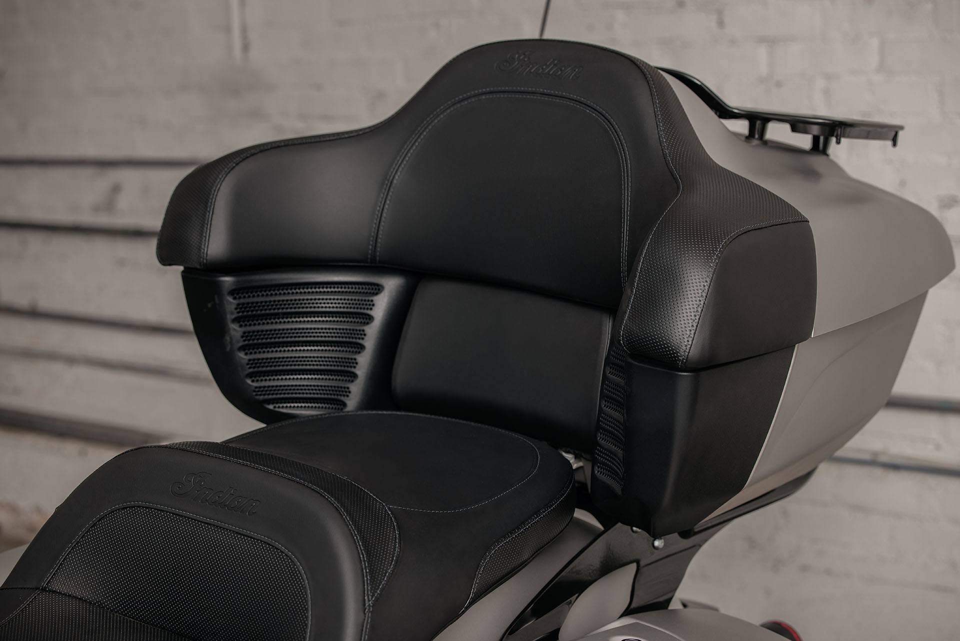 2022 Indian Motorcycle Pursuit® Dark Horse® with Premium Package in Fort Lauderdale, Florida - Photo 14