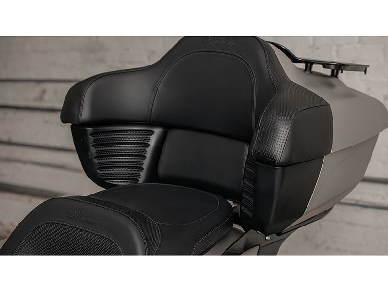 2024 Indian Motorcycle Pursuit® Dark Horse® in Fort Lauderdale, Florida - Photo 10