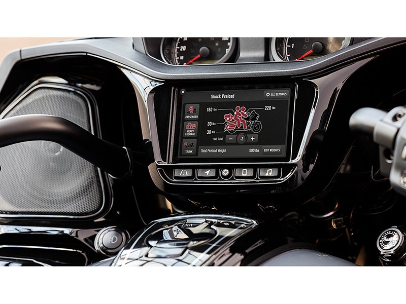 2024 Indian Motorcycle Pursuit® Dark Horse® with Premium Package in Fort Lauderdale, Florida - Photo 11
