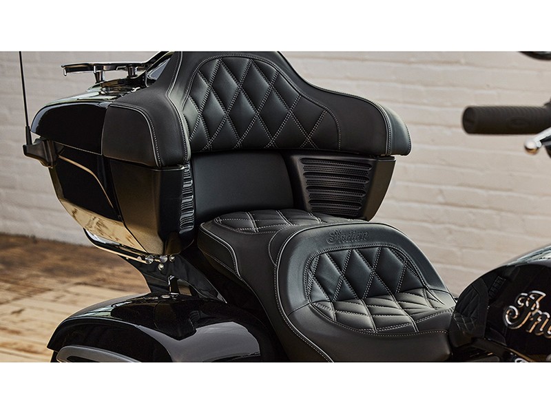 2024 Indian Motorcycle Pursuit® Limited Icon with Premium Package in Fort Lauderdale, Florida - Photo 5
