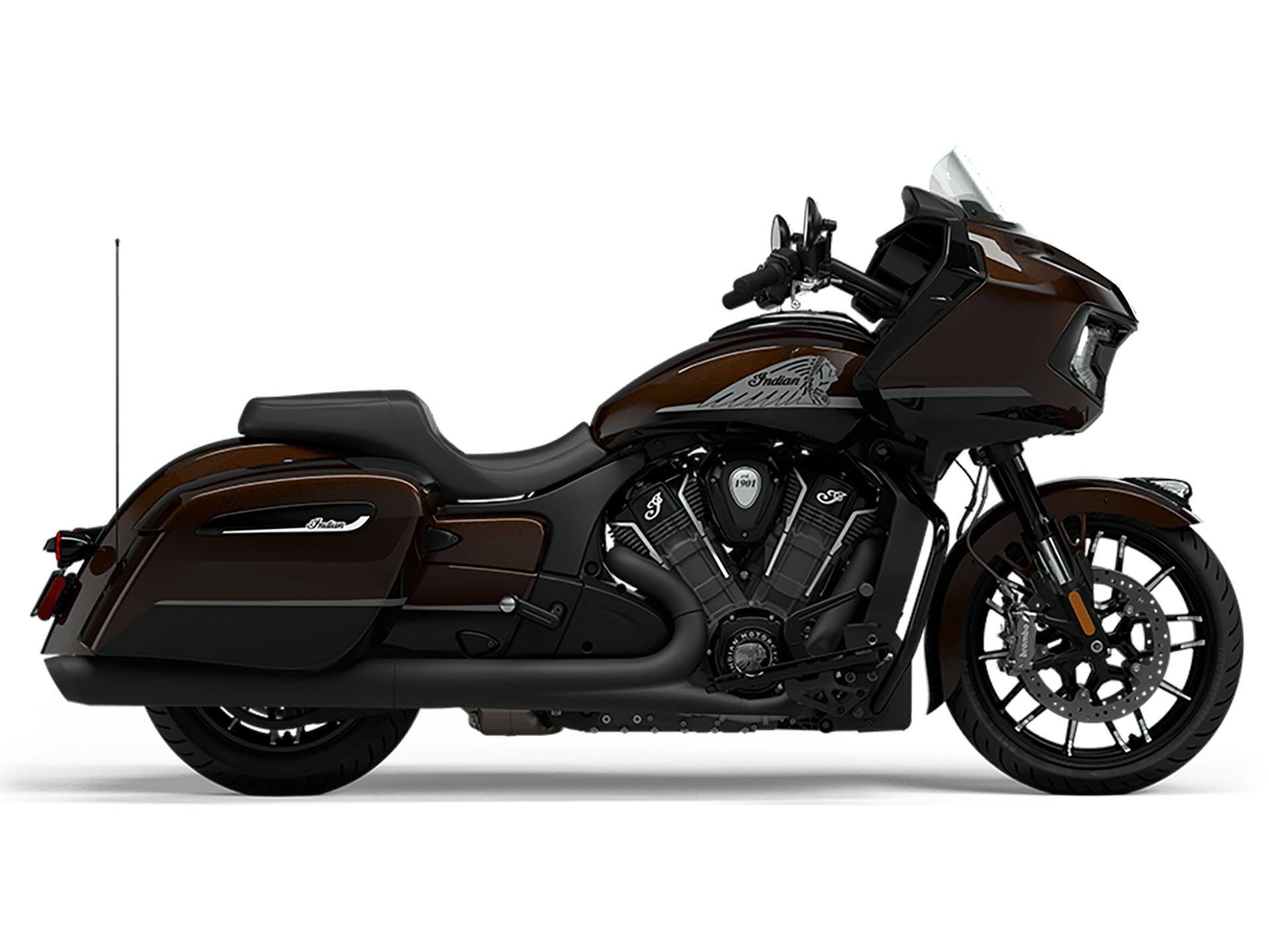 2024 Indian Motorcycle Challenger® Dark Horse® Icon with PowerBand Audio Package in Fort Lauderdale, Florida - Photo 2