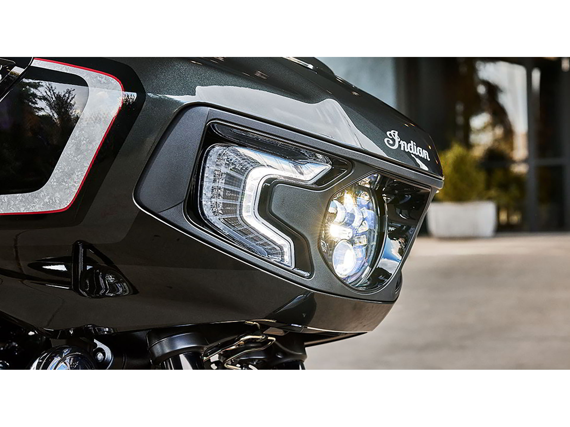 2024 Indian Motorcycle Challenger® Elite in Fort Lauderdale, Florida - Photo 10