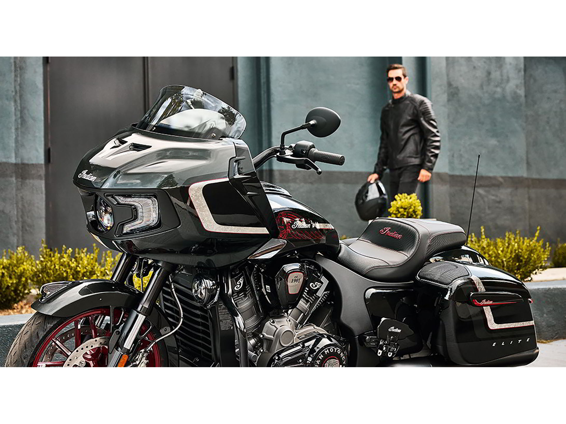 2024 Indian Motorcycle Challenger® Elite in Fort Lauderdale, Florida - Photo 14