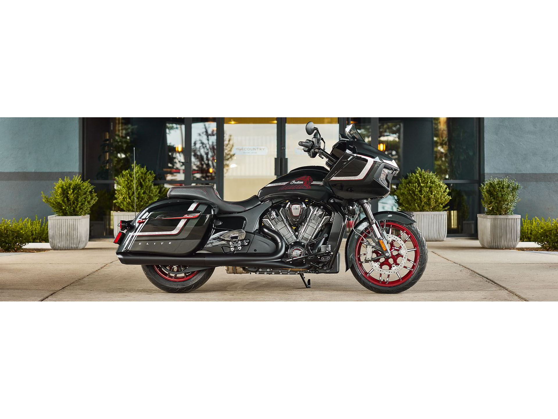 2024 Indian Motorcycle Challenger® Elite in Fort Lauderdale, Florida - Photo 17