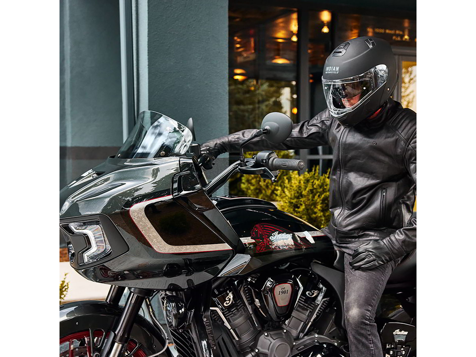 2024 Indian Motorcycle Challenger® Elite in Fort Lauderdale, Florida - Photo 19