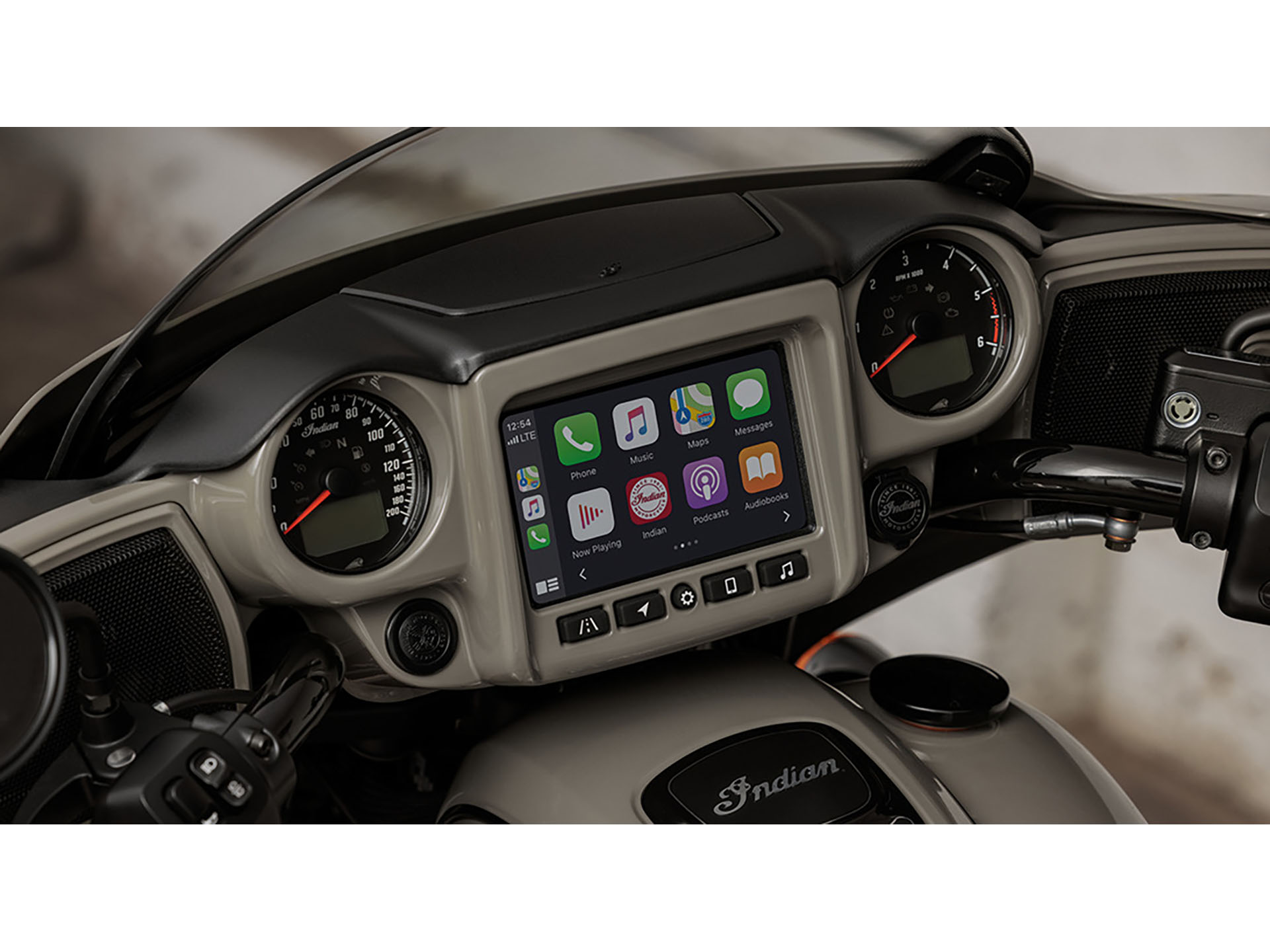 2024 Indian Motorcycle Chieftain® Dark Horse® in Fort Lauderdale, Florida - Photo 10