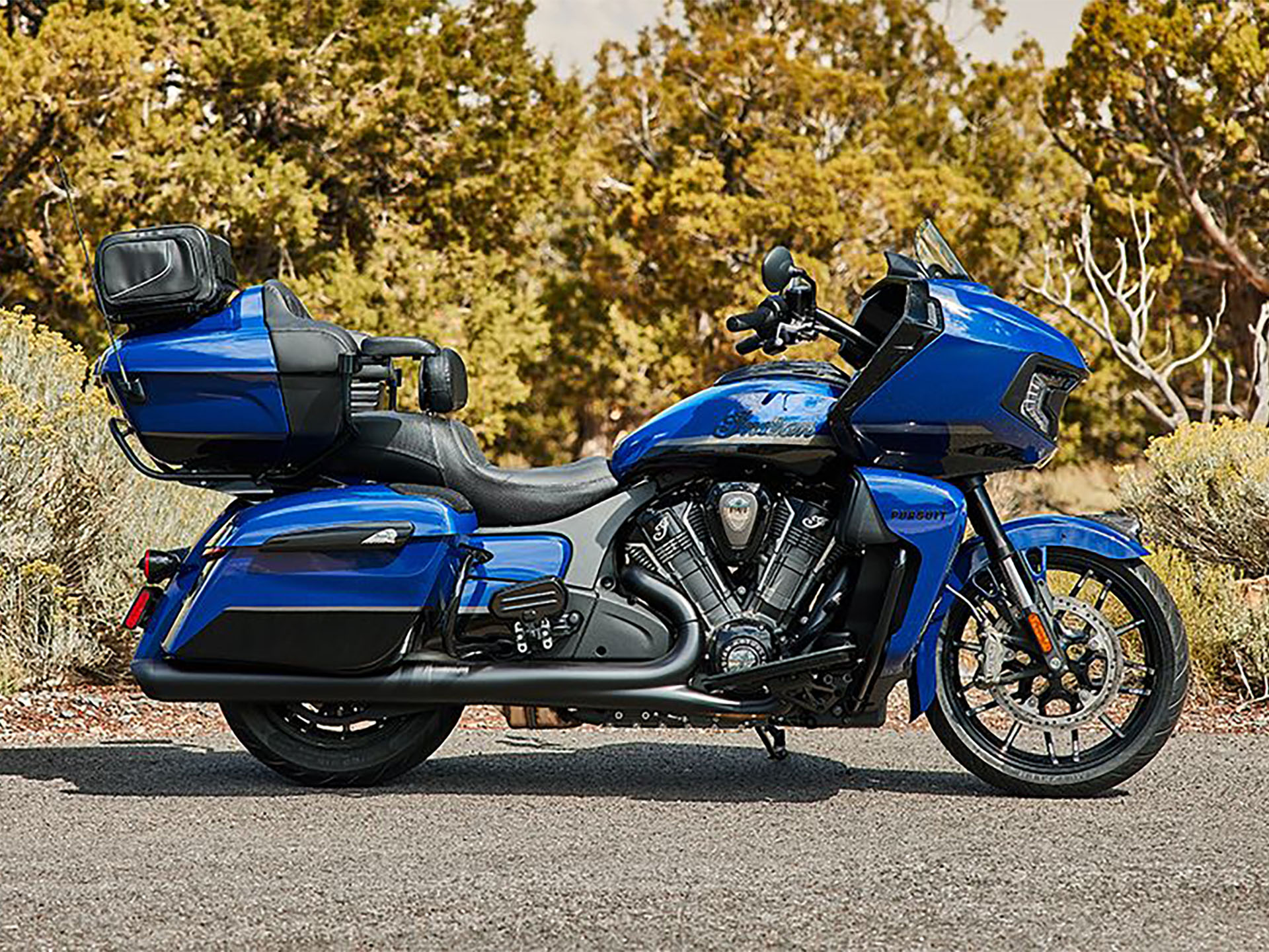 2024 Indian Motorcycle Pursuit® Dark Horse® with PowerBand Audio Package in Fort Lauderdale, Florida - Photo 15