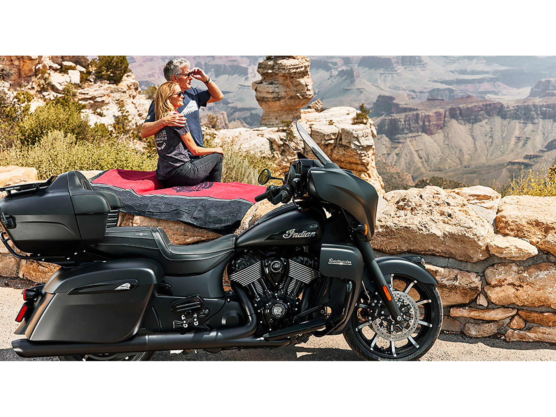 2024 Indian Motorcycle Roadmaster® Dark Horse® in Fort Lauderdale, Florida - Photo 12