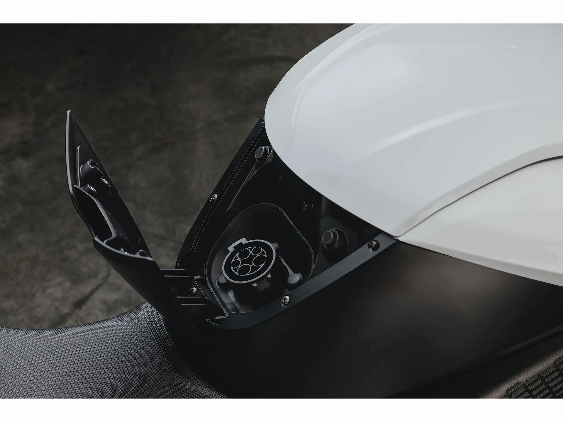 2024 Zero Motorcycles S ZF14.4+ in Fort Lauderdale, Florida - Photo 3